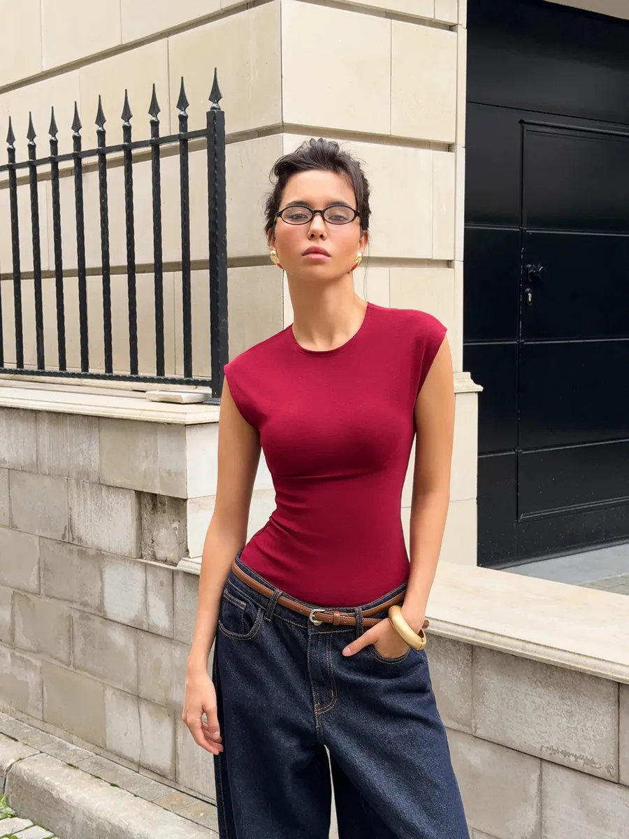 Топ футболка скимс под пиджак