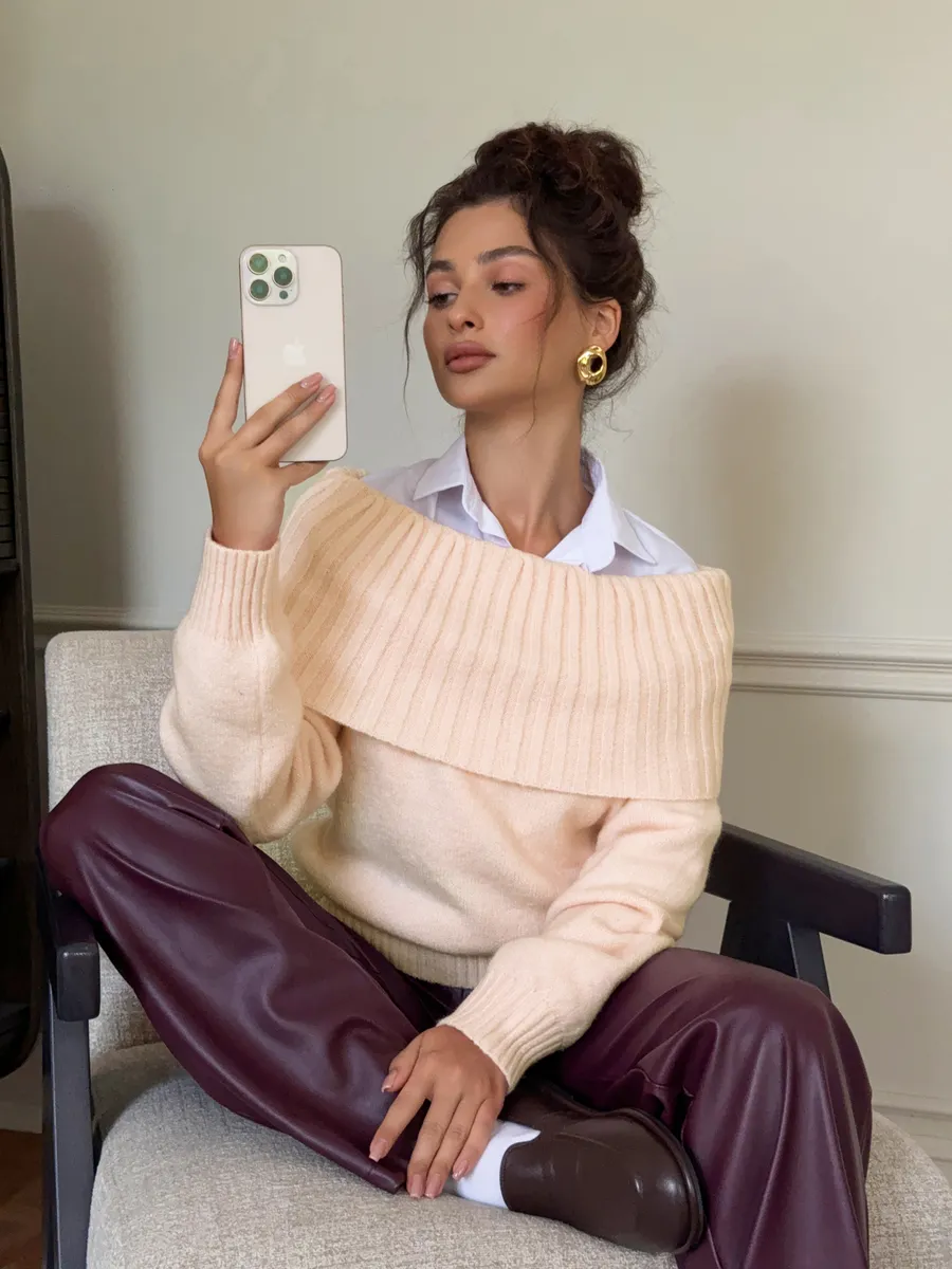 Кофта джемпер с открытыми плечами