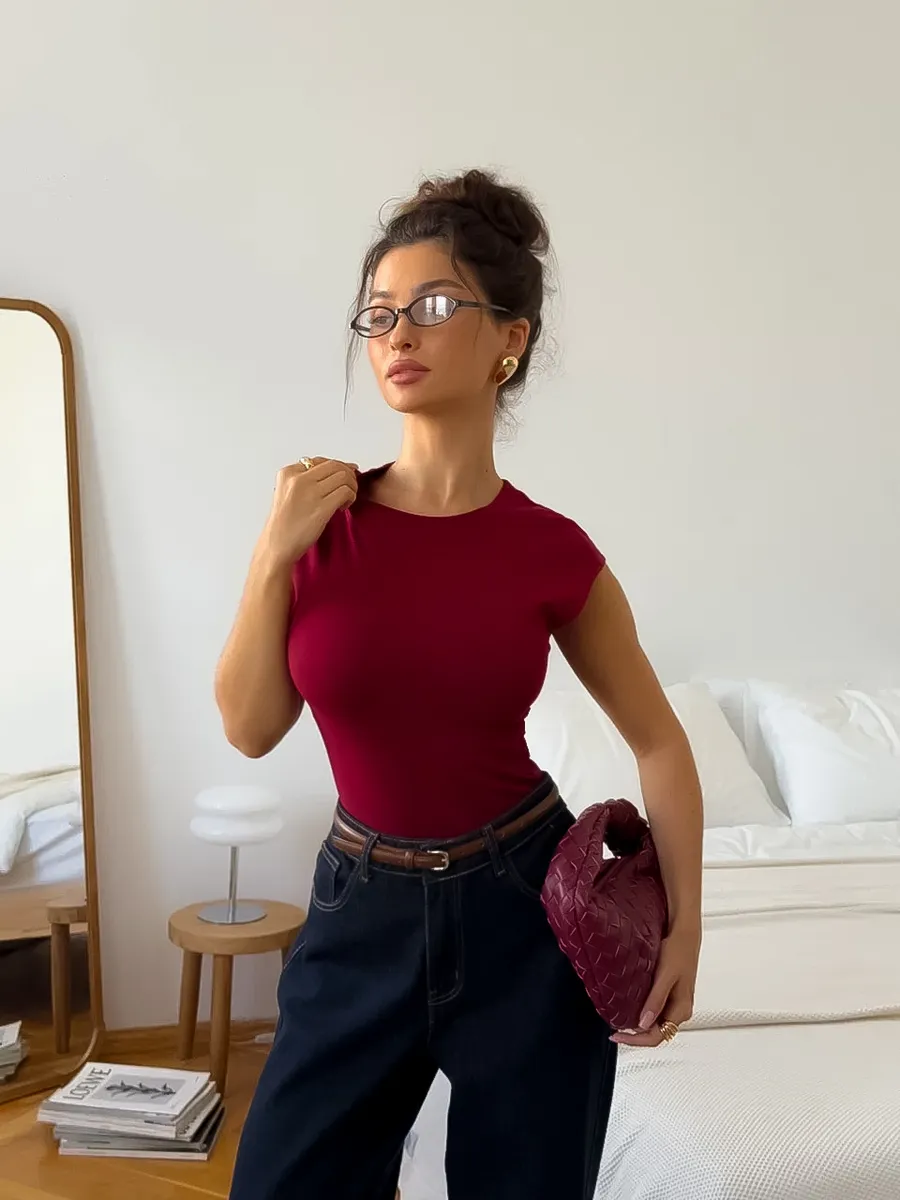 Топ футболка скимс под пиджак