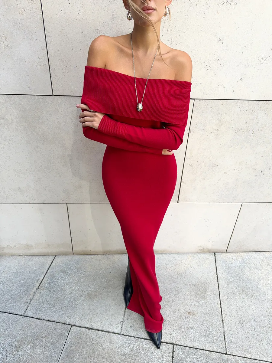 Платье вязаное длинное с открытыми плечами