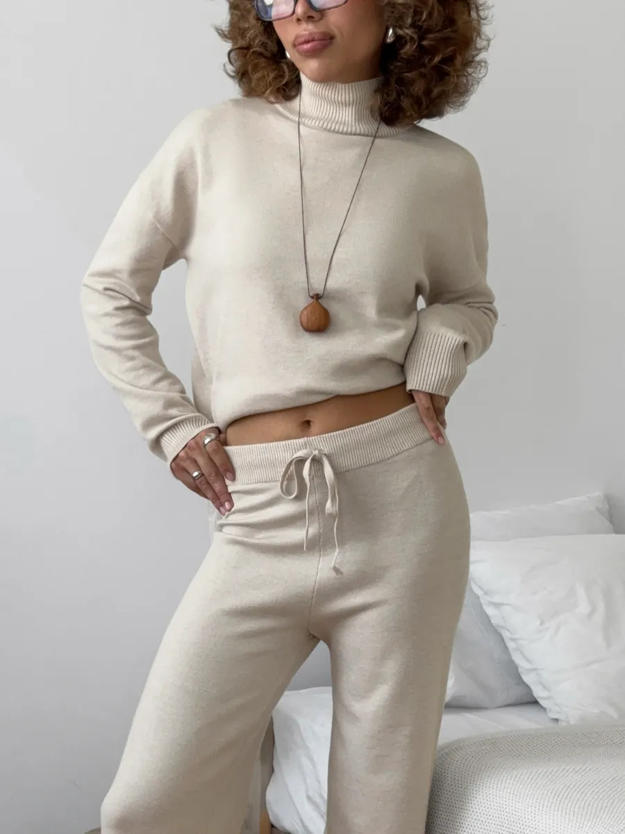 Костюм теплый вязаный с брюками