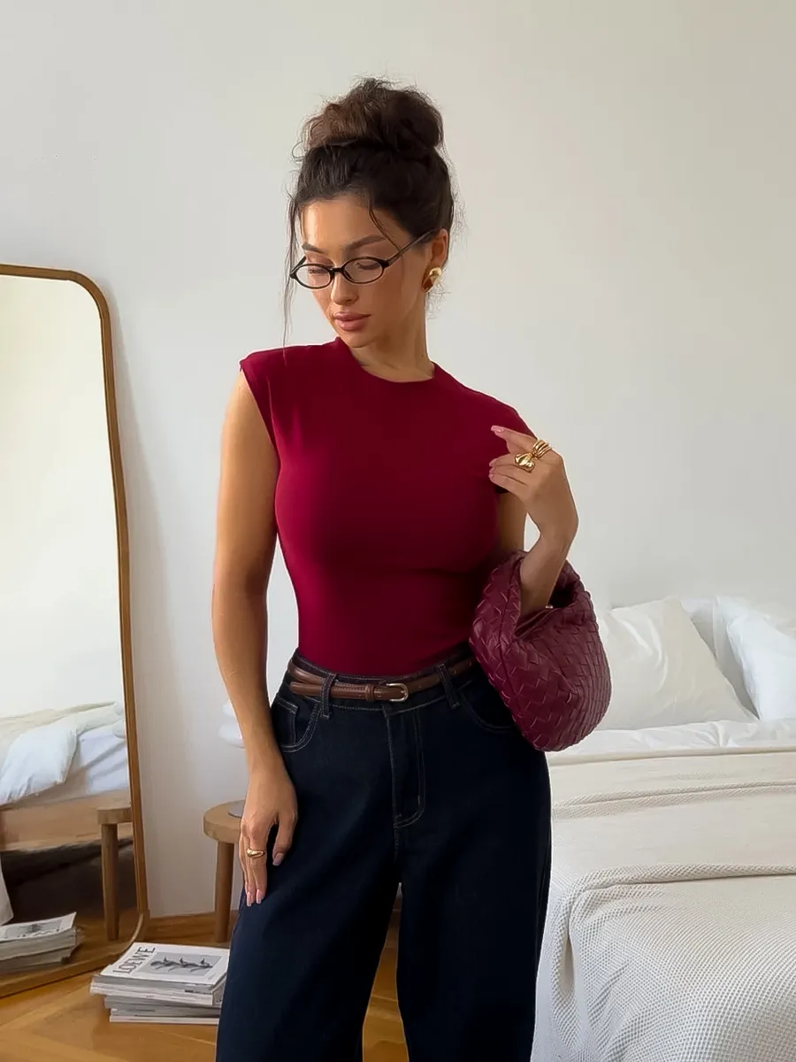 Топ футболка скимс под пиджак