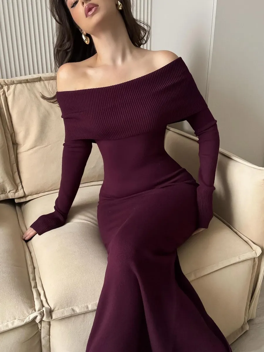 Платье вязаное длинное с открытыми плечами