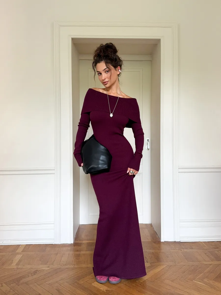 Платье вязаное длинное с открытыми плечами