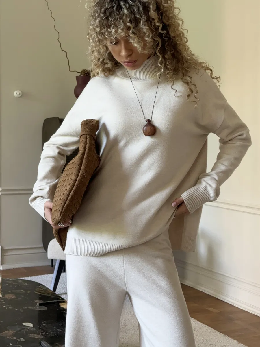 Костюм теплый вязаный с брюками