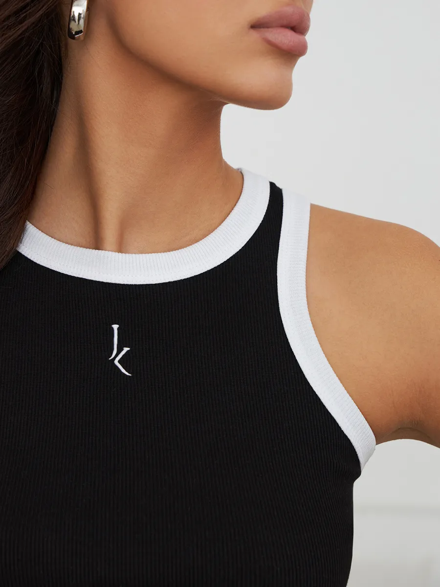 Кроп топ майка в рубчик укороченная