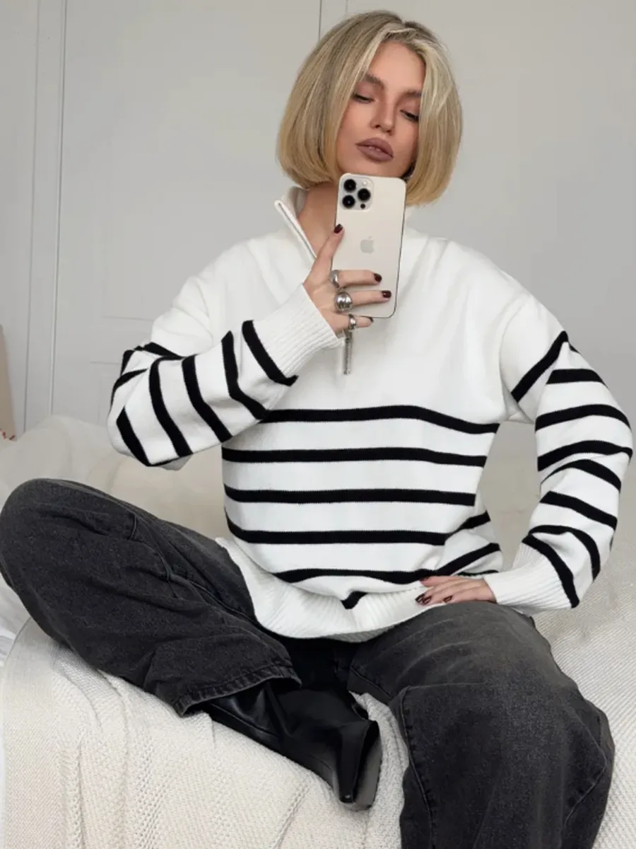 Свитер оверсайз с горлом на молнии