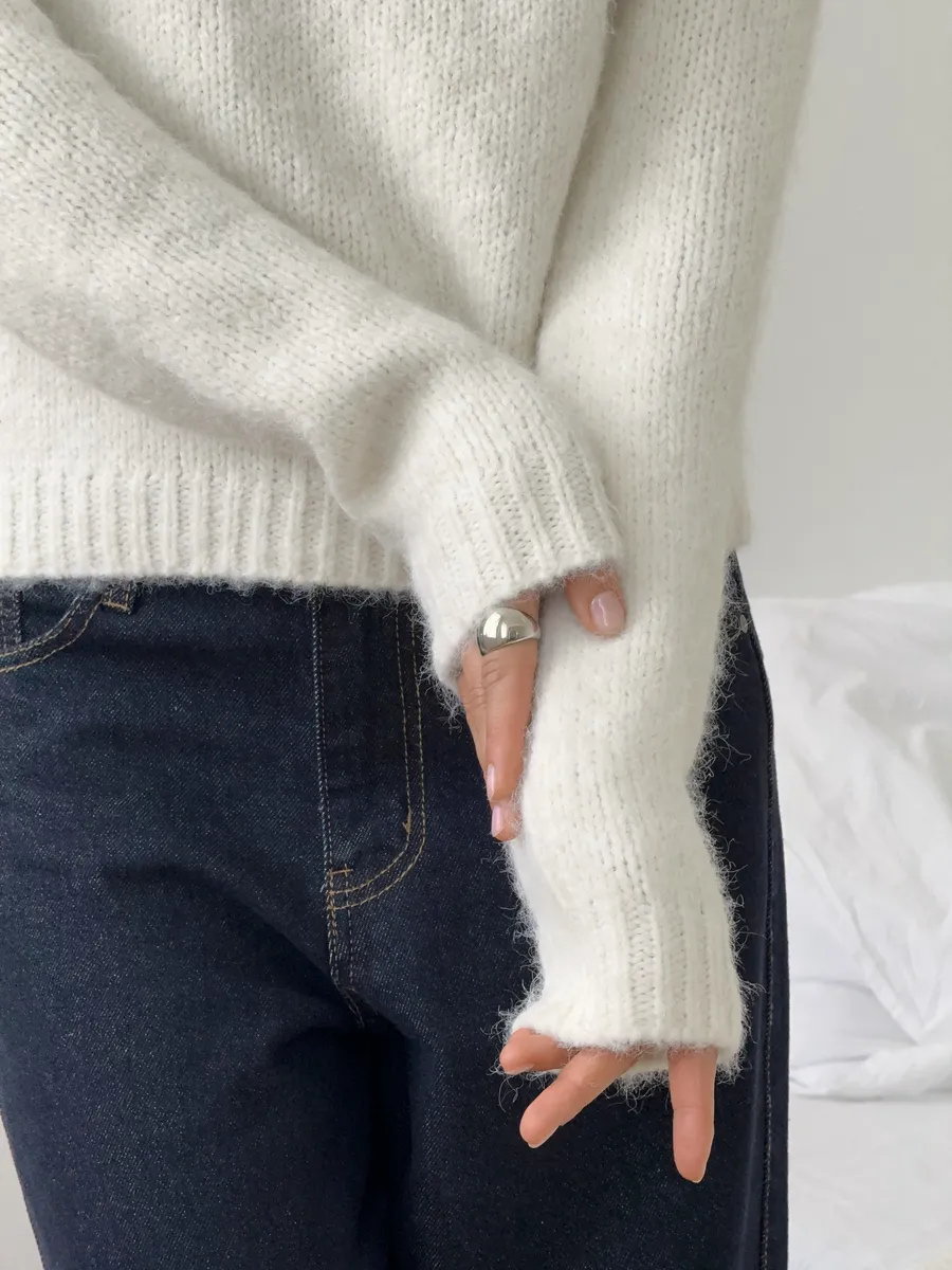 Свитер вязаный пушистый шерстяной