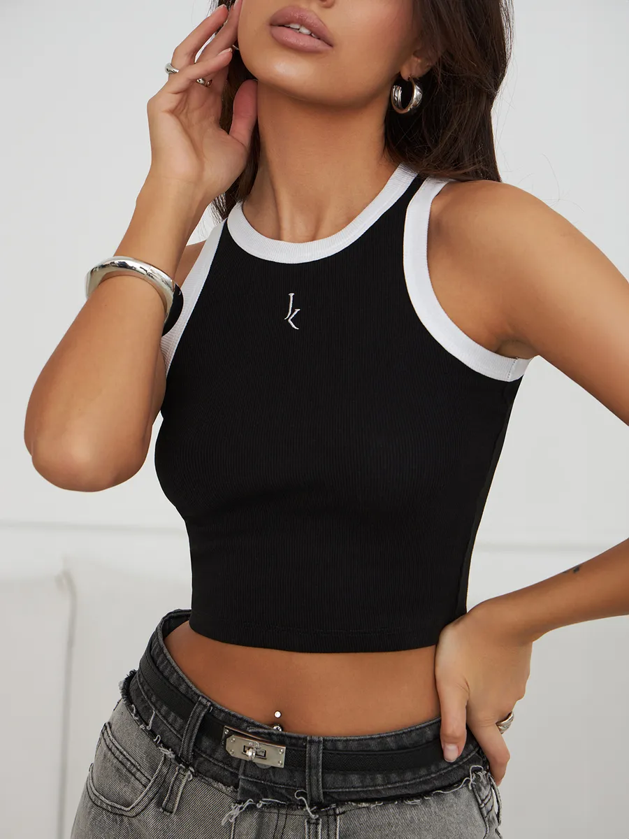 Кроп топ майка в рубчик укороченная