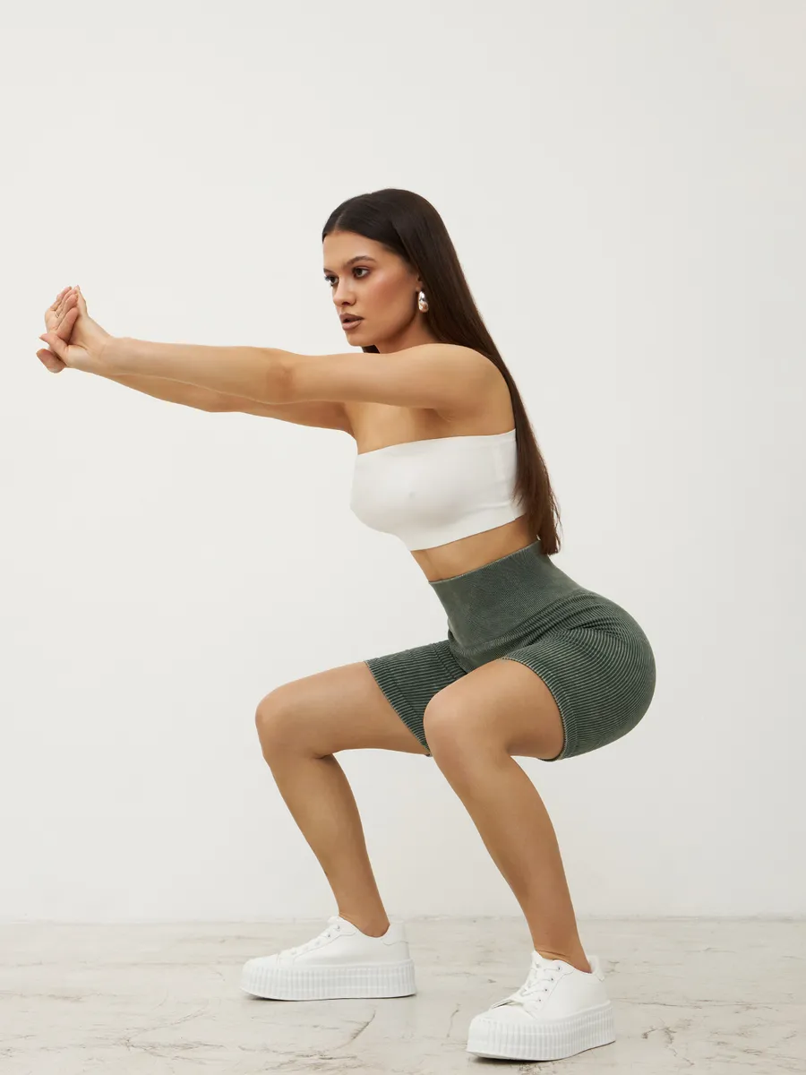 Велосипедки в рубчик короткие утягивающие Дженнер