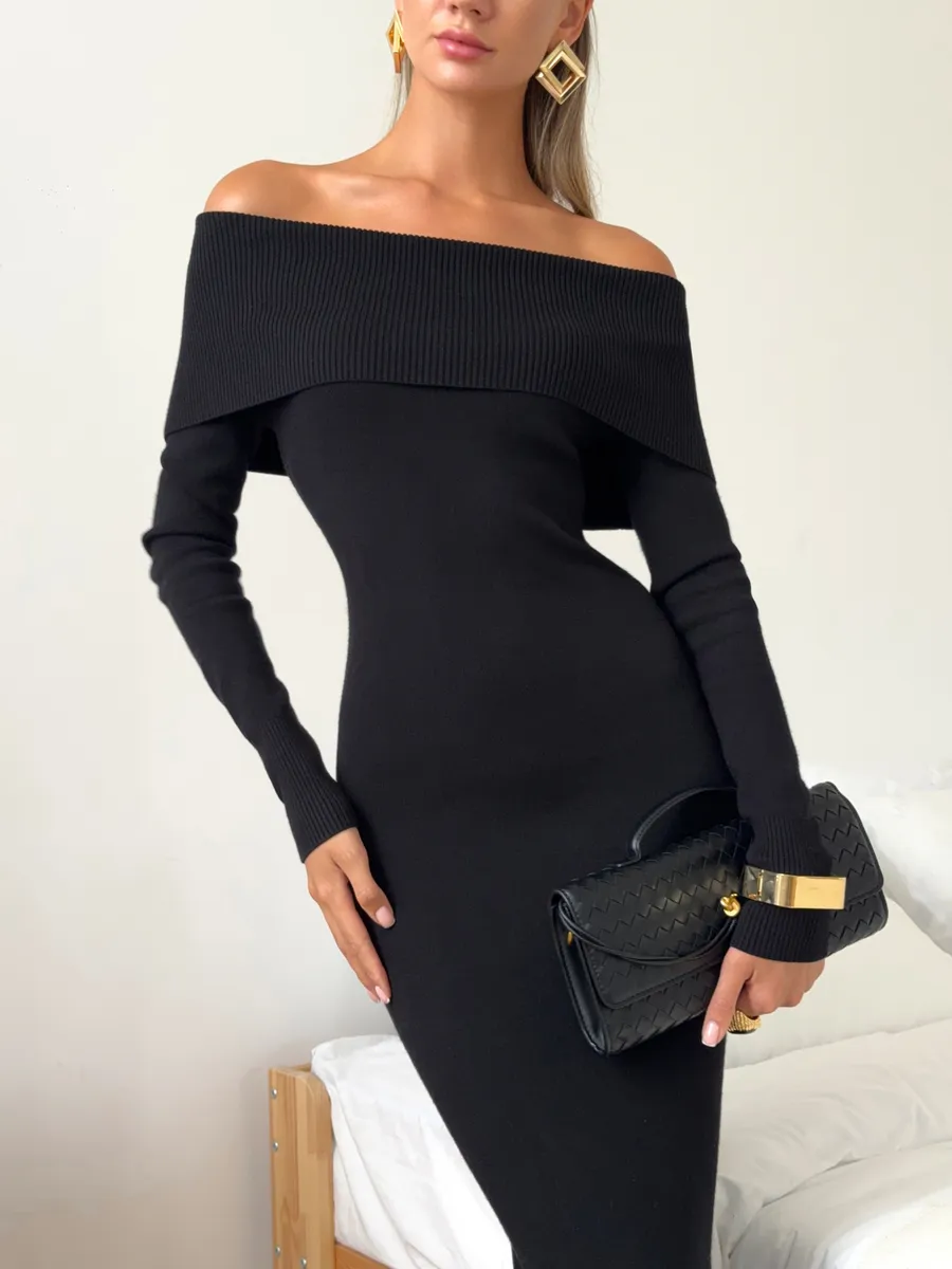 Платье вязаное длинное с открытыми плечами