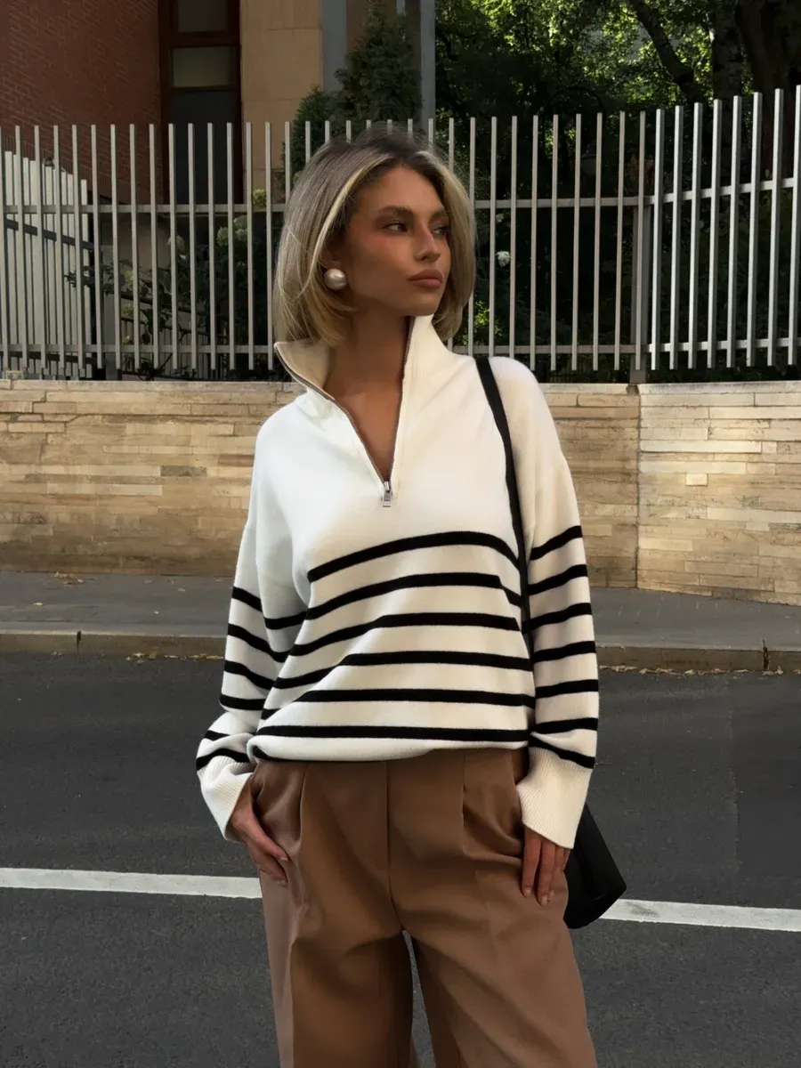 Свитер оверсайз с горлом на молнии