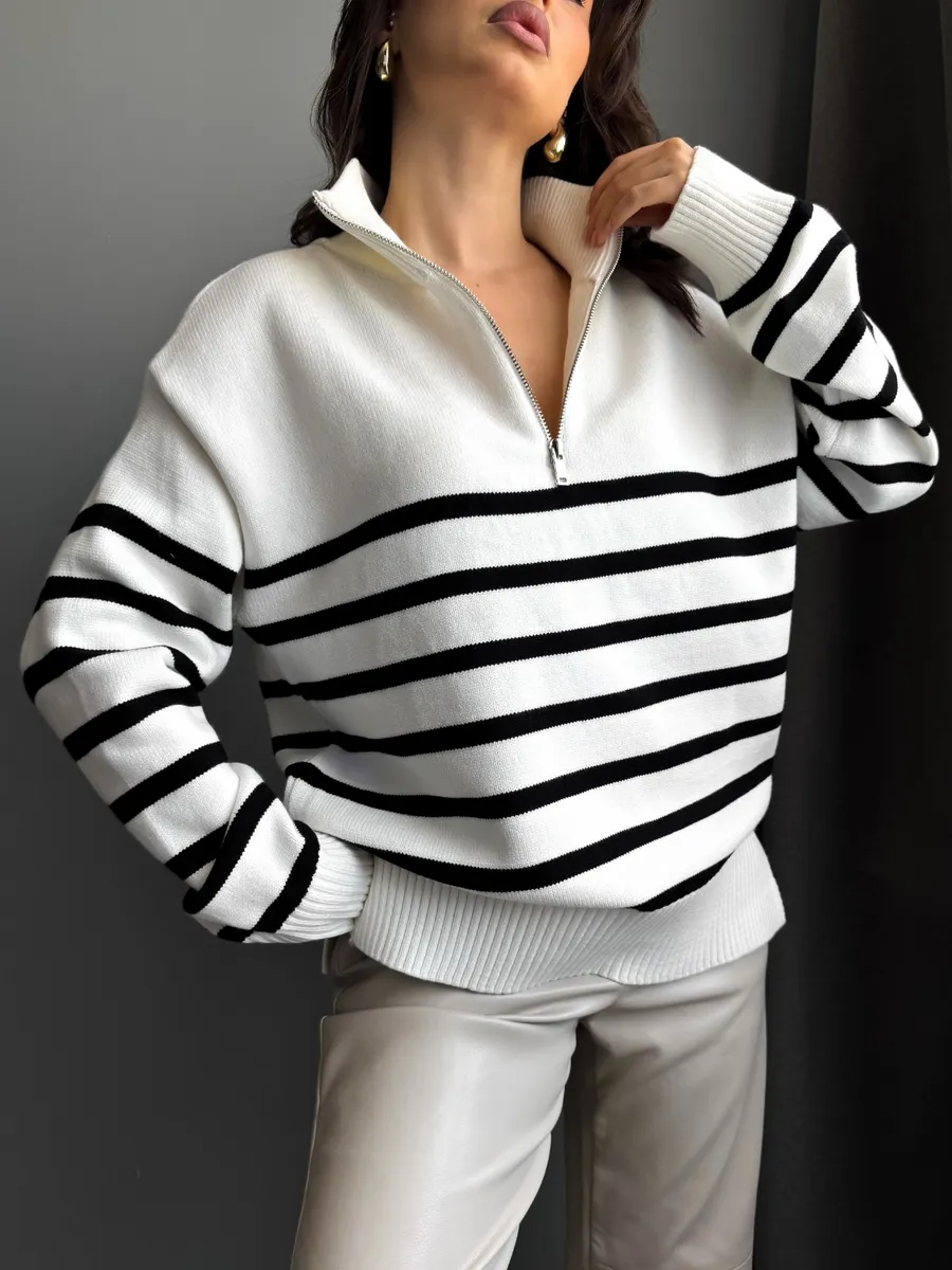 Свитер оверсайз с горлом на молнии