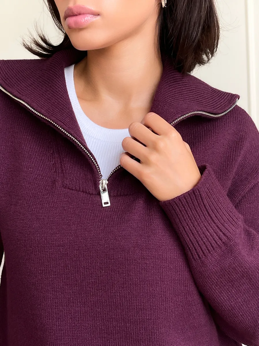 Свитер оверсайз с горлом на молнии