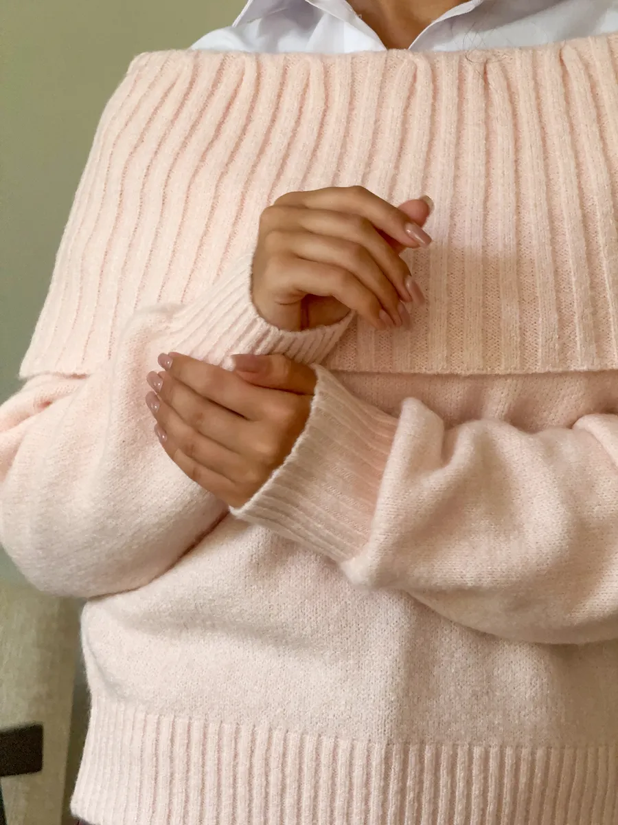 Кофта джемпер с открытыми плечами