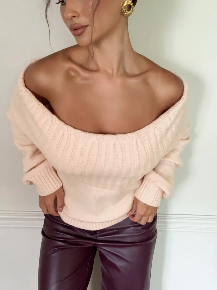 Кофта джемпер с открытыми плечами