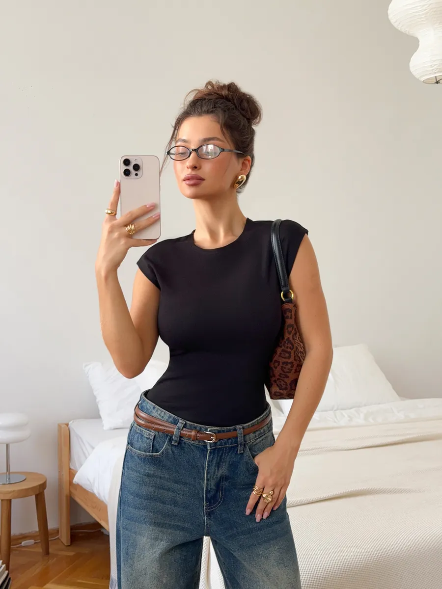 Топ футболка скимс под пиджак