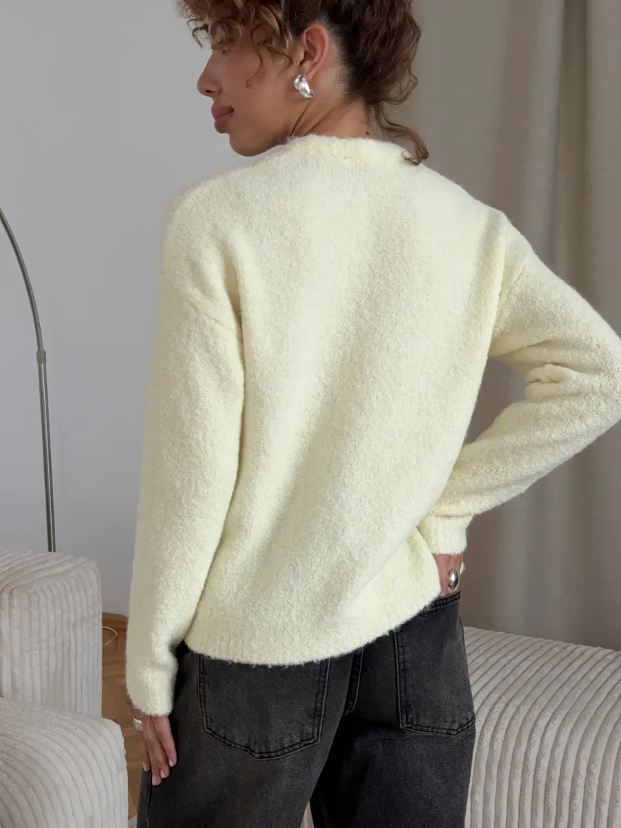 Джемпер вязаный пушистый шерстяной