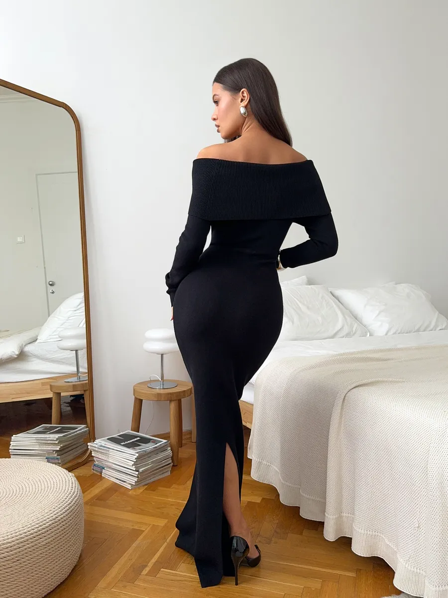 Платье вязаное длинное с открытыми плечами
