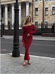 Платье вязаное длинное с открытыми плечами