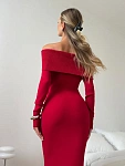 Платье вязаное длинное с открытыми плечами