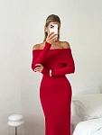 Платье вязаное длинное с открытыми плечами