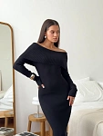 Платье вязаное длинное с открытыми плечами